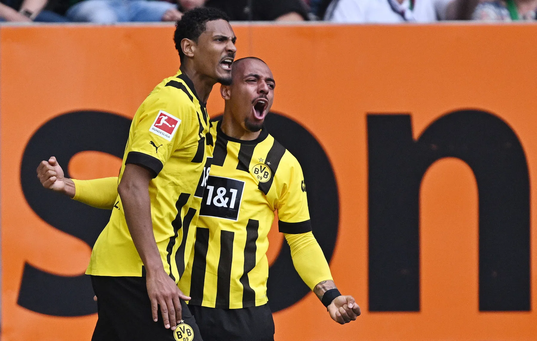 Haller en Malen scoren tijdens makkelijke bekermiddag voor Dortmund
