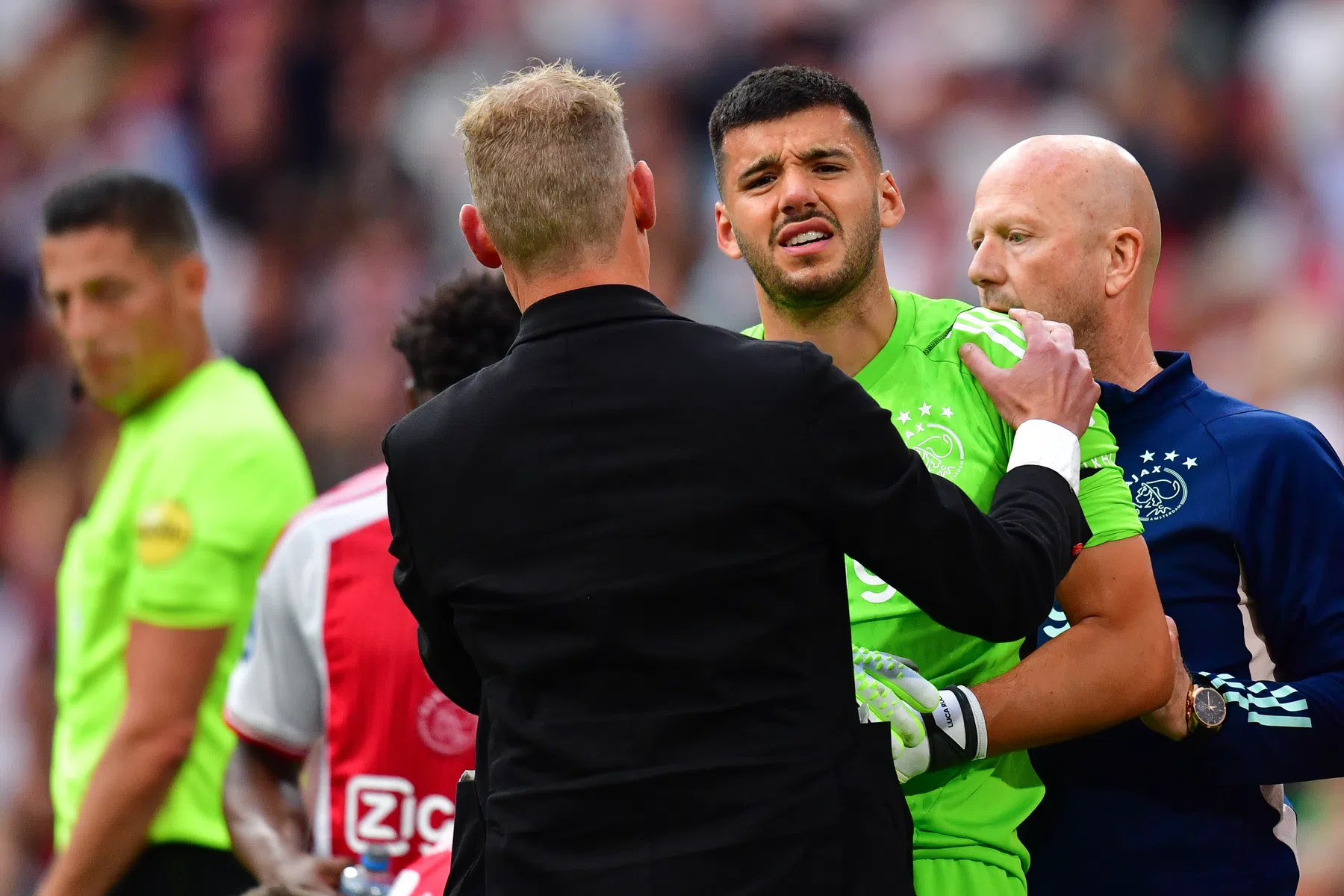 Ajax rekent op maandenlange absentie Rulli