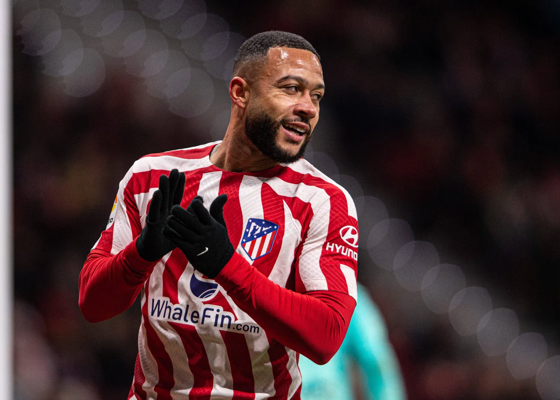 Schitterende goal van Memphis helpt Atlético Madrid richting zege