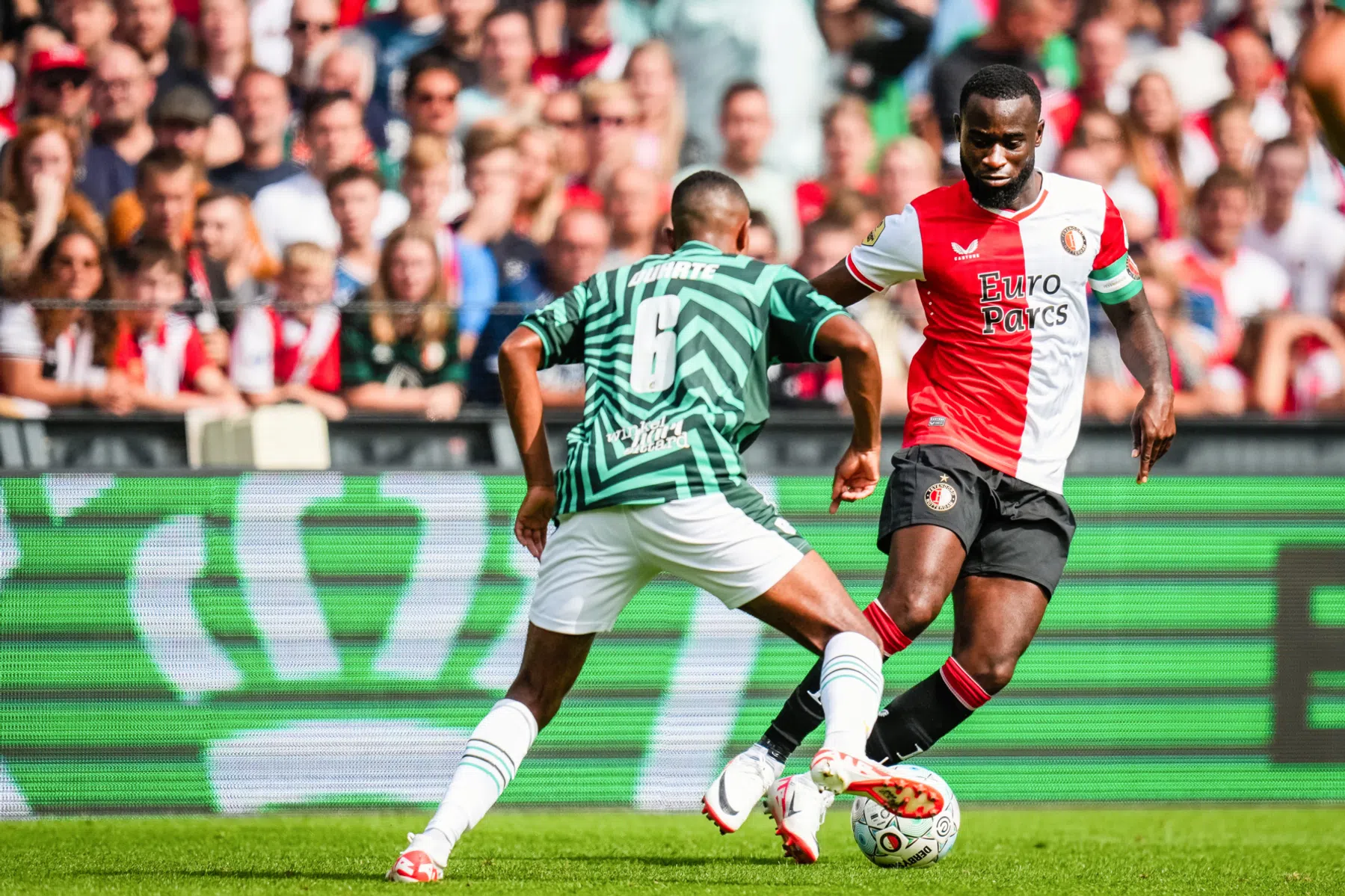 Feyenoord voelt zich rijk met Lutsharel Geertruida