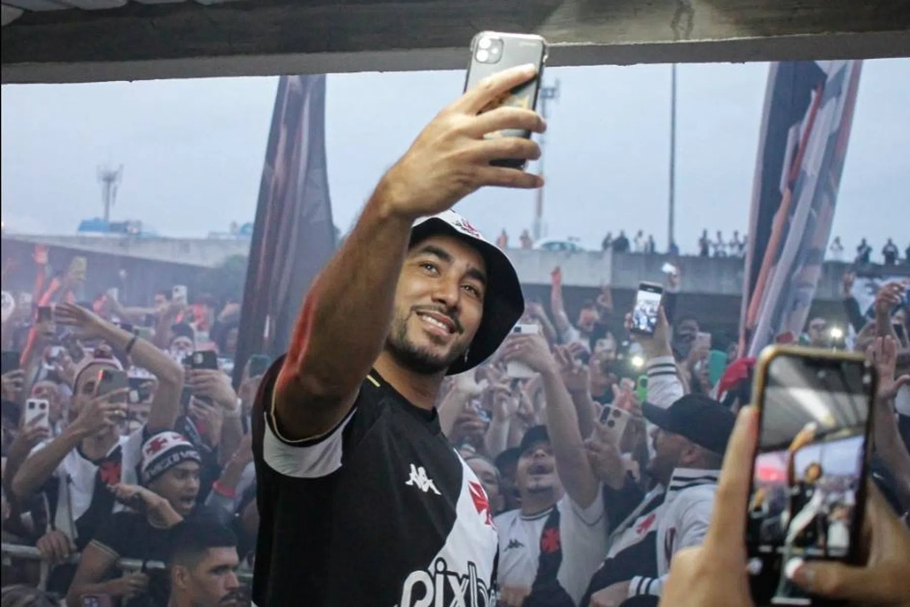 Fans onthalen Payet groots bij Vasco da Gama