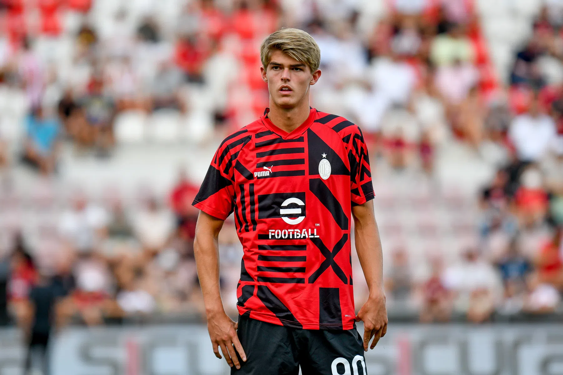 PSV grijpt definitief mis: De Ketelaere verlaat AC Milan voor competitiegenoot