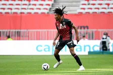 Thumbnail for article: De jonge Franse middenvelder die keek naar Pogba, Thiago en Touré