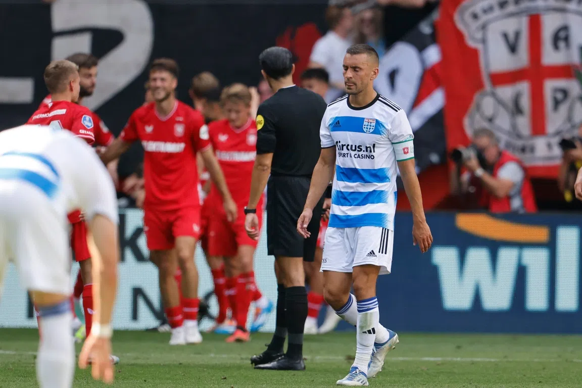 FC Twente worstelt: 'Fysiek gezien piept en kraakt het'