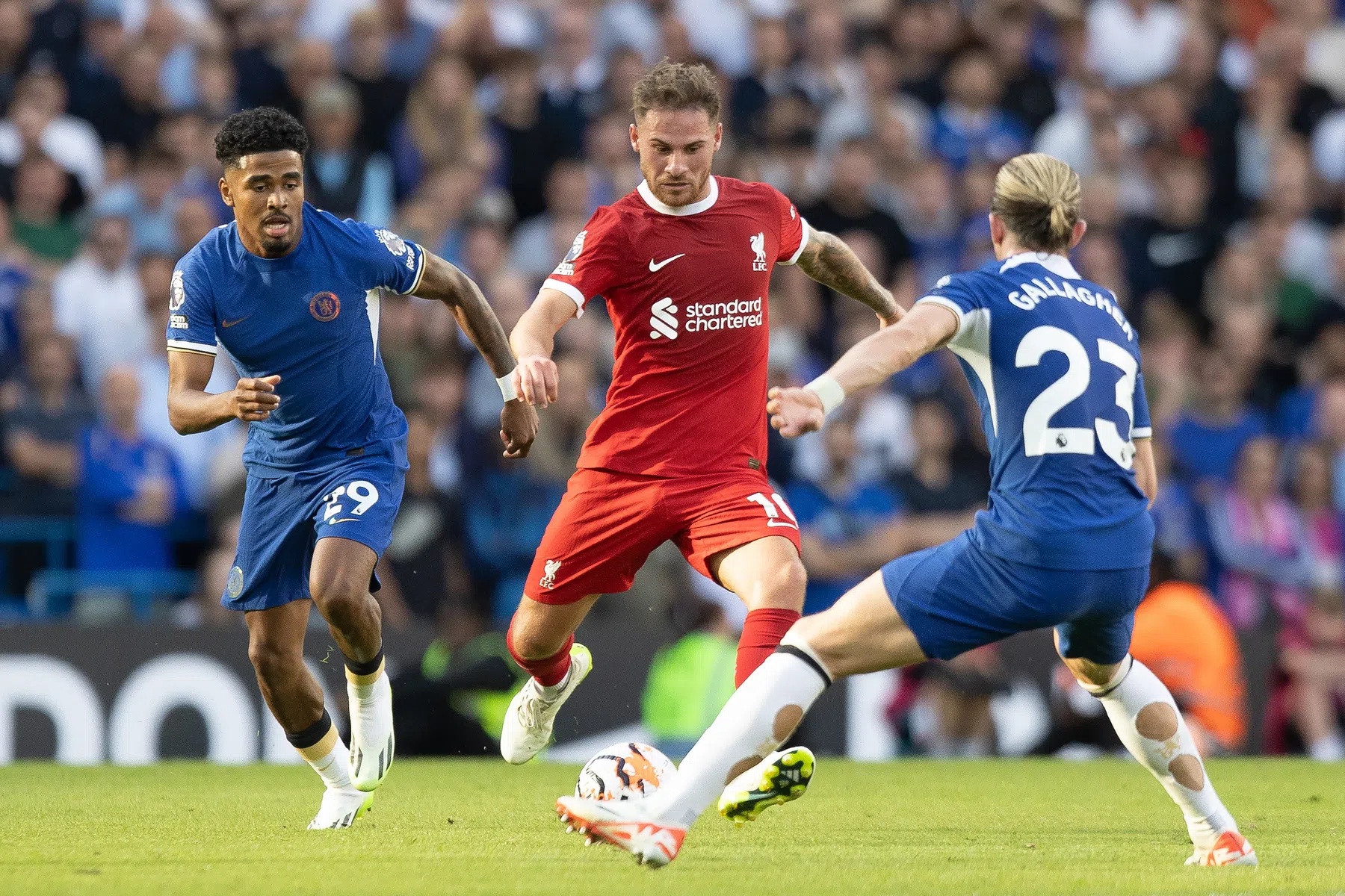 Liverpool voegt daad bij het woord en vecht omstreden rode kaart aan