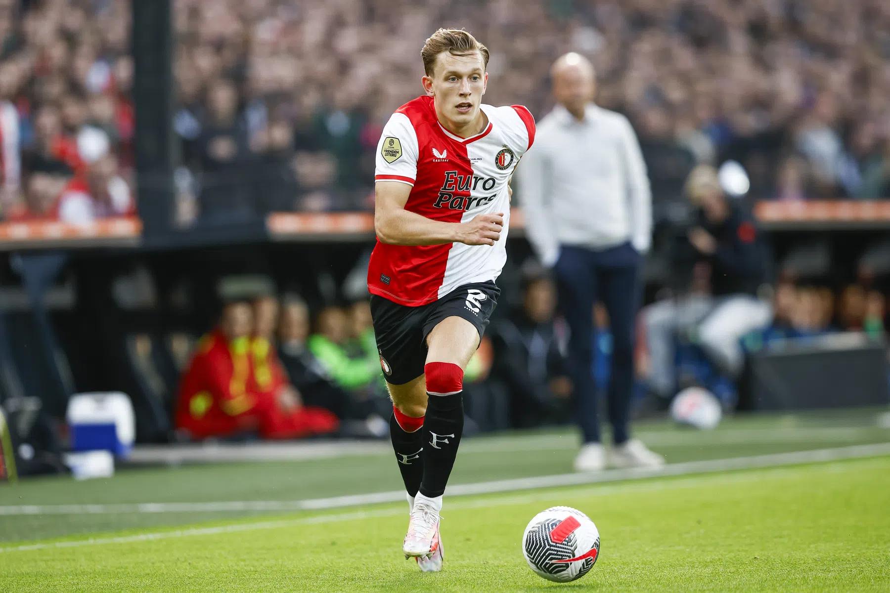 Feyenoord zwaait Pedersen uit en maakt vorderingen met Ivanusec-deal