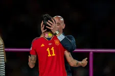 Thumbnail for article: Veelbesproken bondsvoorzitter Rubiales weigert op te stappen