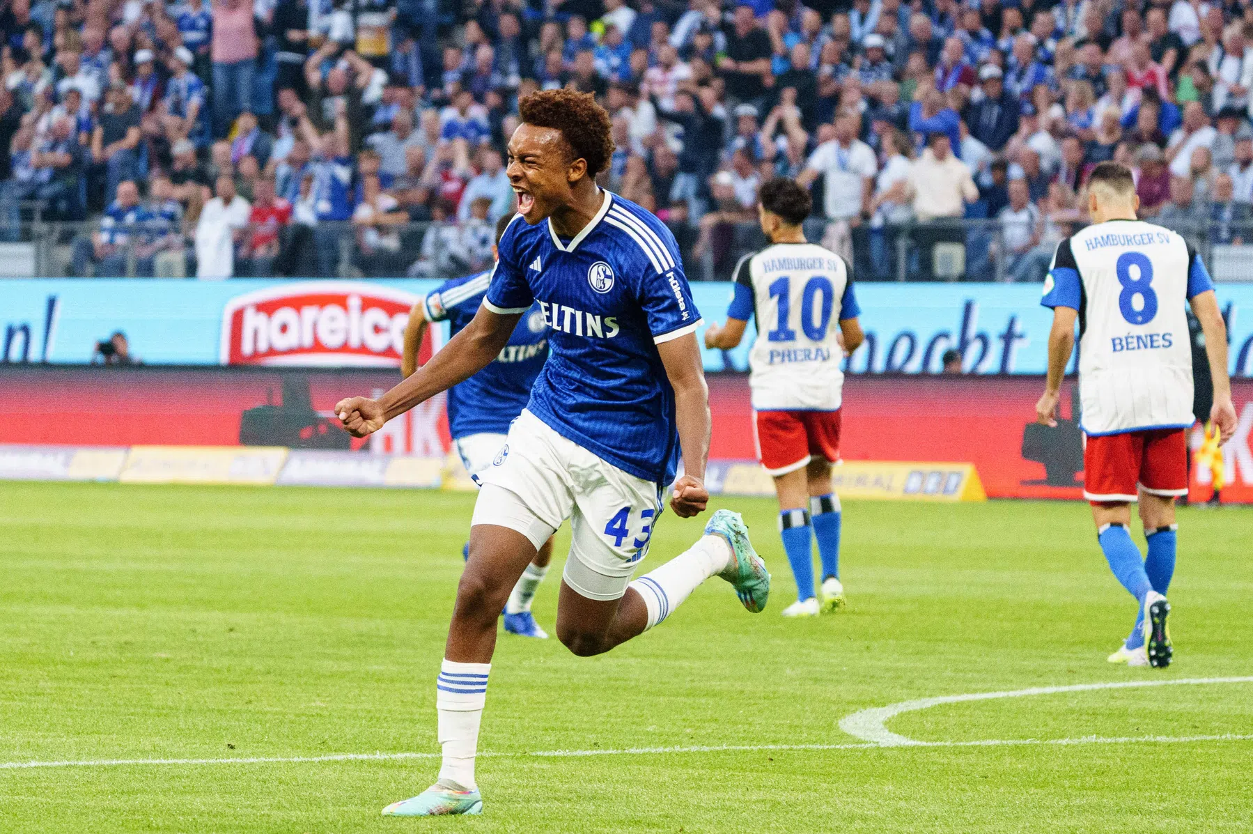 De Schalke-parel die een speciale vergunning nodig had om in de avond te mogen debuteren