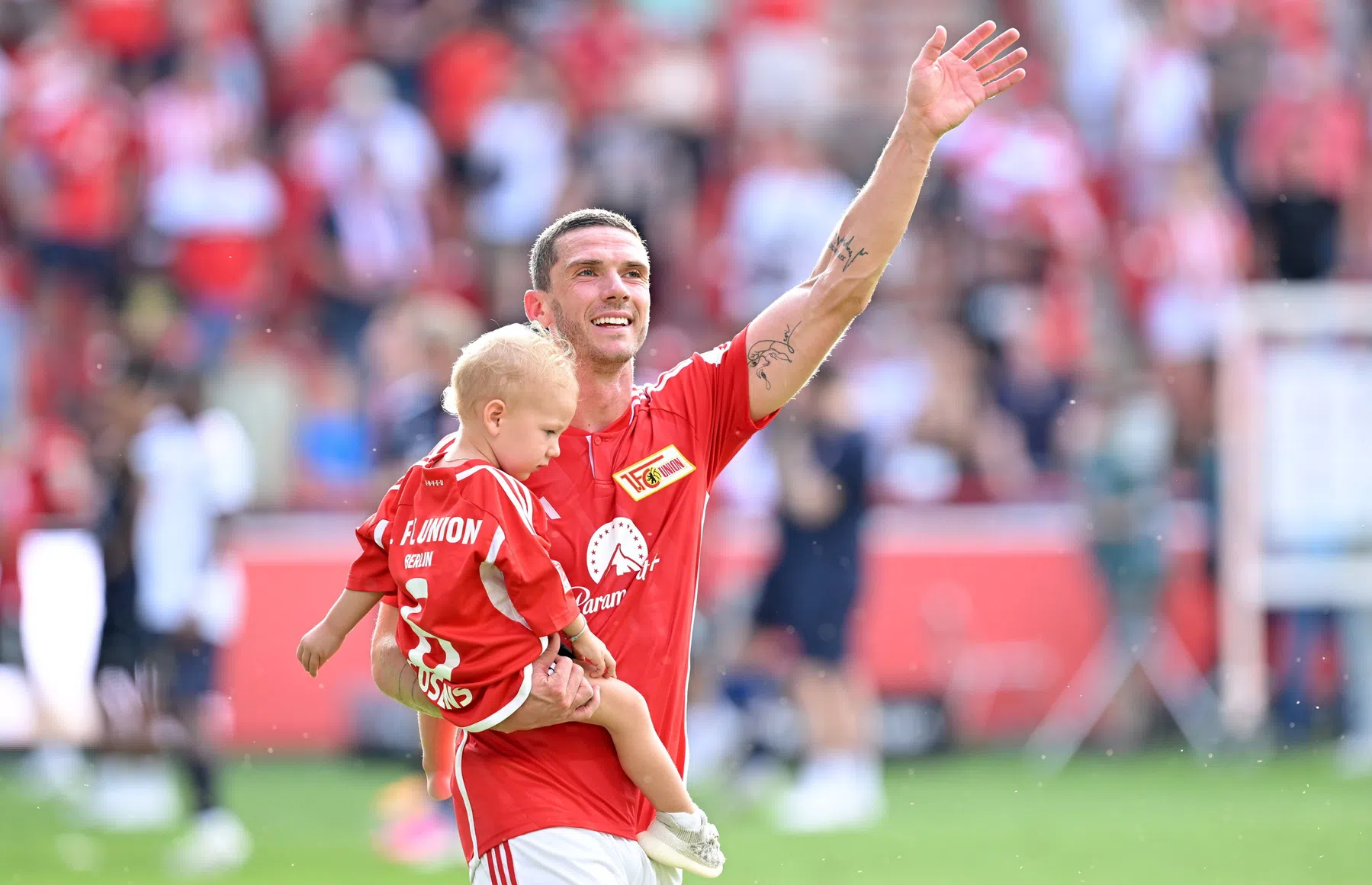 Dolblije Gosens spreekt van 'perfecte dag' na eerste Bundesliga-goals