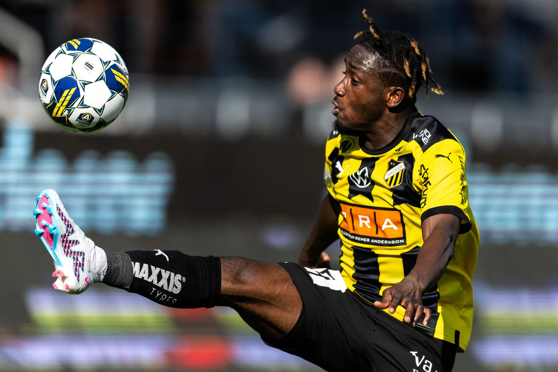 AZ komt in zoektocht naar versterking uit bij Ghanese vleugelspits