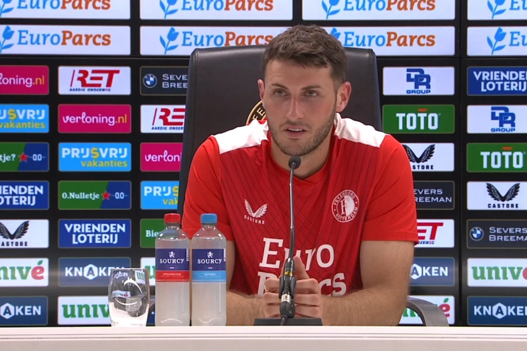 Voetbaldier Giménez heeft geen vrijaf nodig: 'Voetbal is voor mij vakantie'
