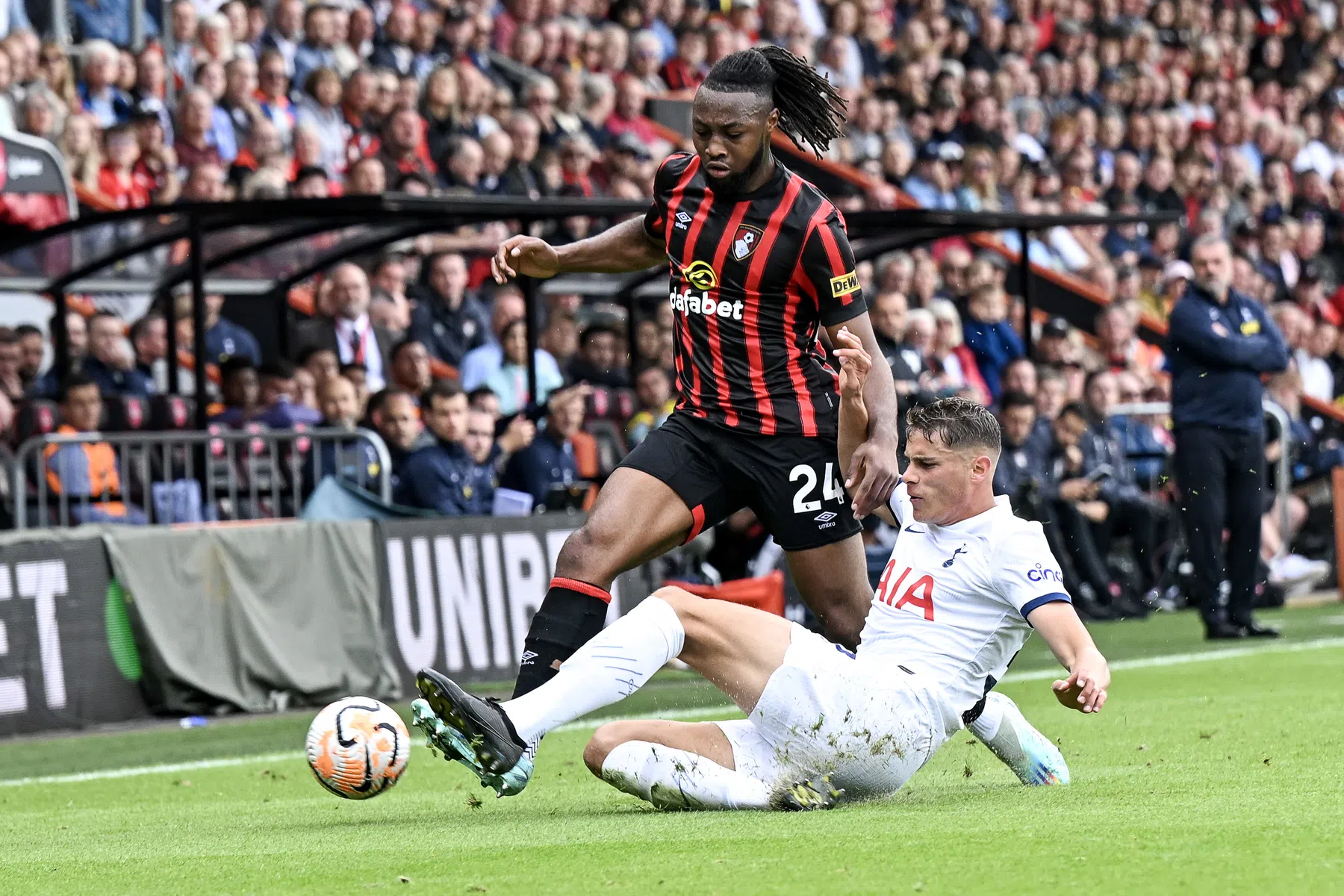 Engelse media lovend over Van de Ven: 'Een reïncarnatie van Alderweireld'