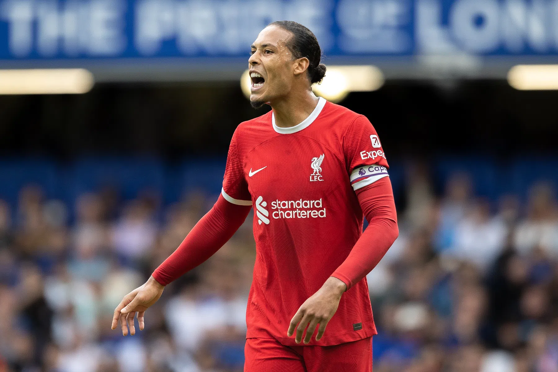 Van Dijk binnen een half uur met rood weggestuurd bij Liverpool 
