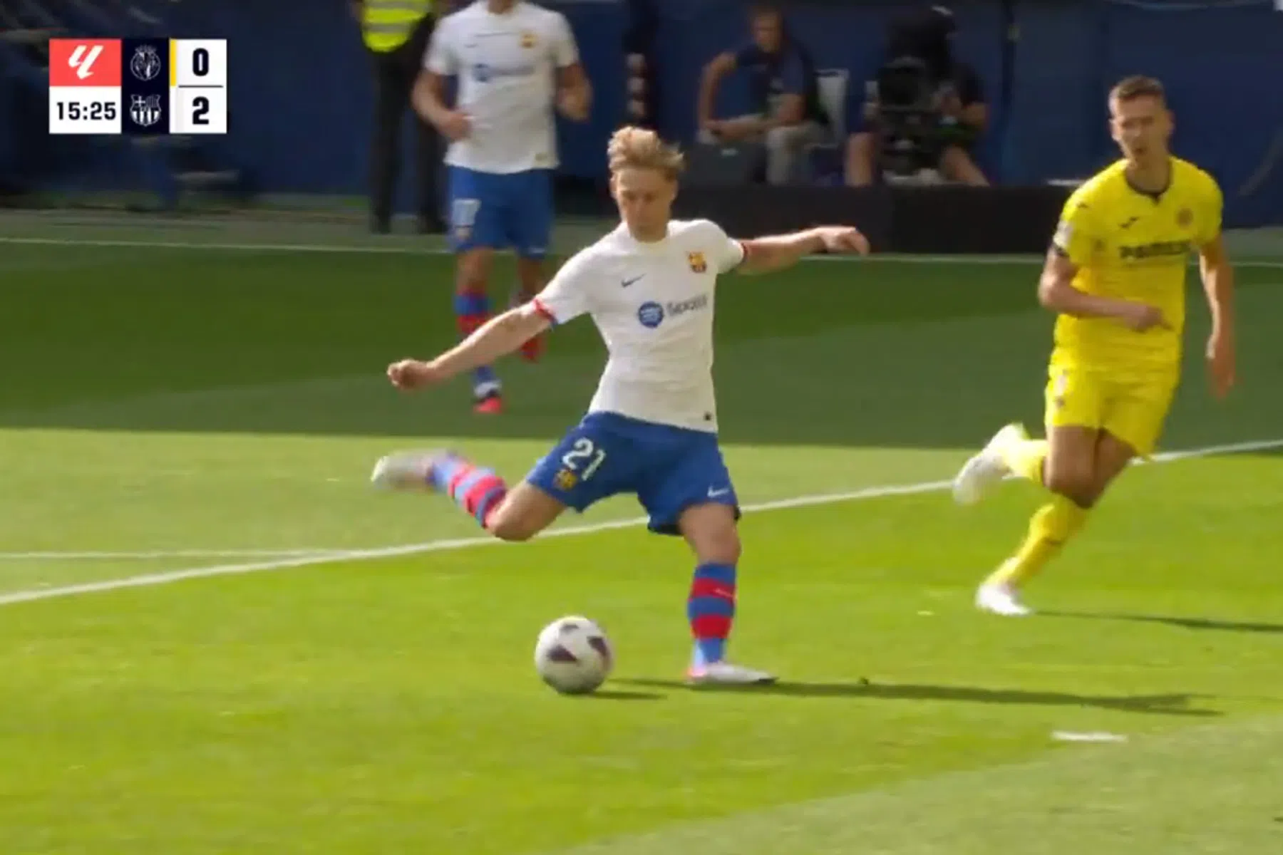 De Jong verdubbelt voorsprong Barça met eerste goal van seizoen