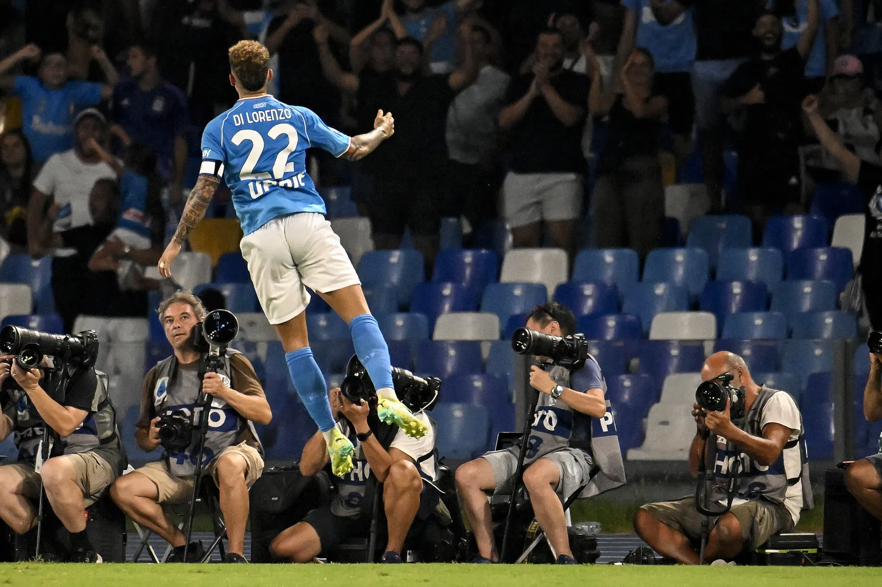 Napoli zorgt na groots onthaal voor extra feest op de tribunes