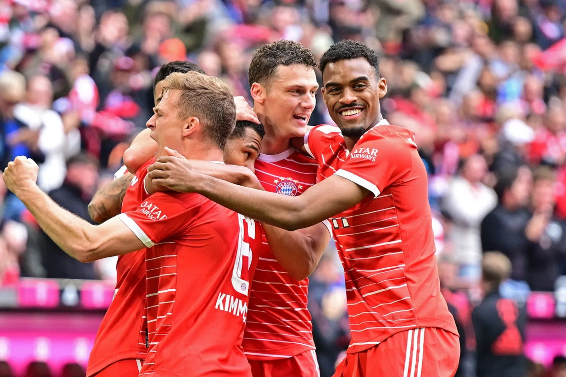 Bayern sluit meer transferactie niet uit bij presentatie nieuwe keeper