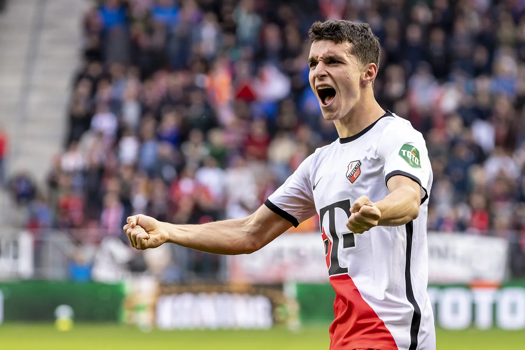 Recordtransfer: Douvikas krijgt zijn zin en zet carrière voort in Spanje