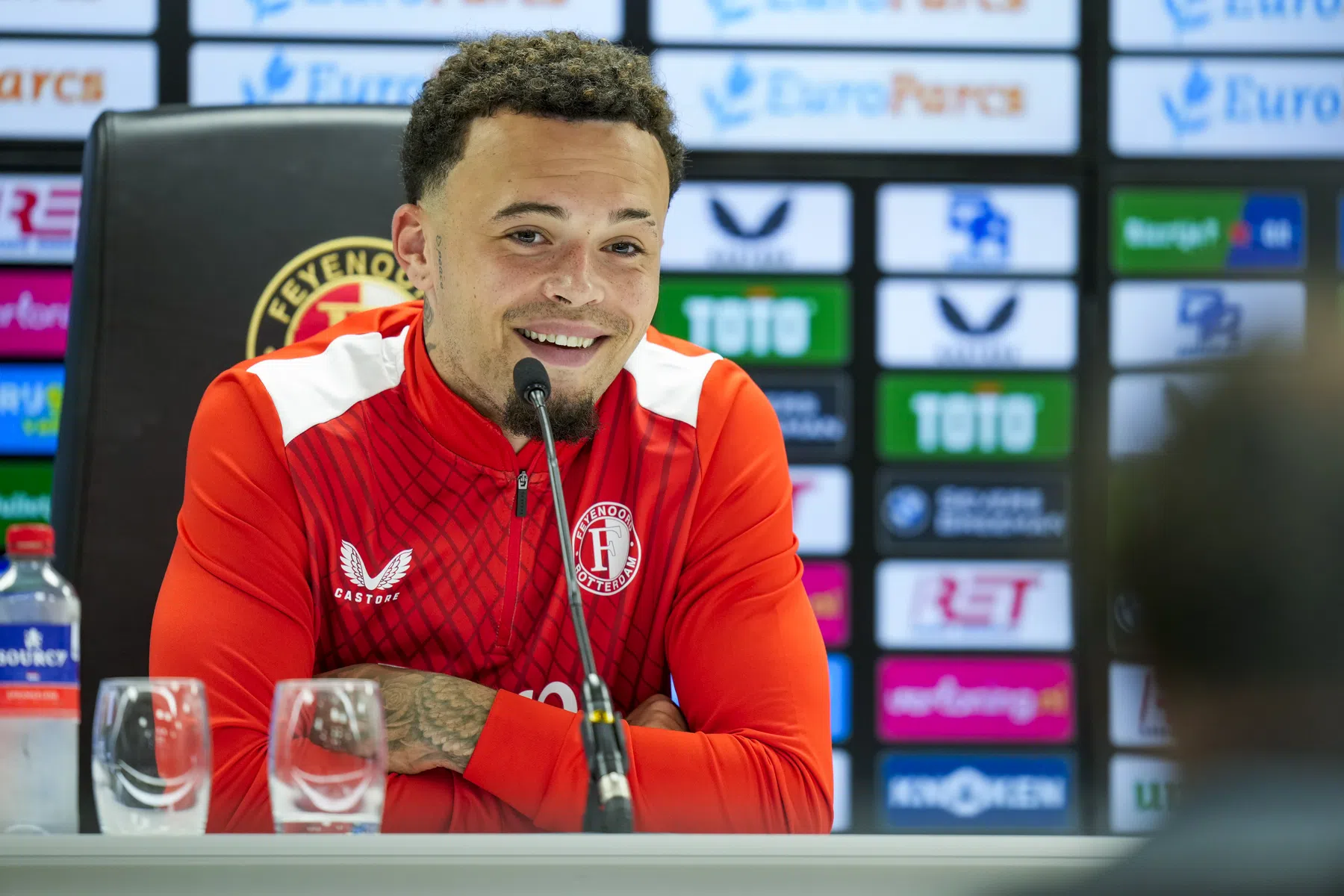 Hartman verlengt bij Feyenoord: 'Dit is de beste plek voor mij'