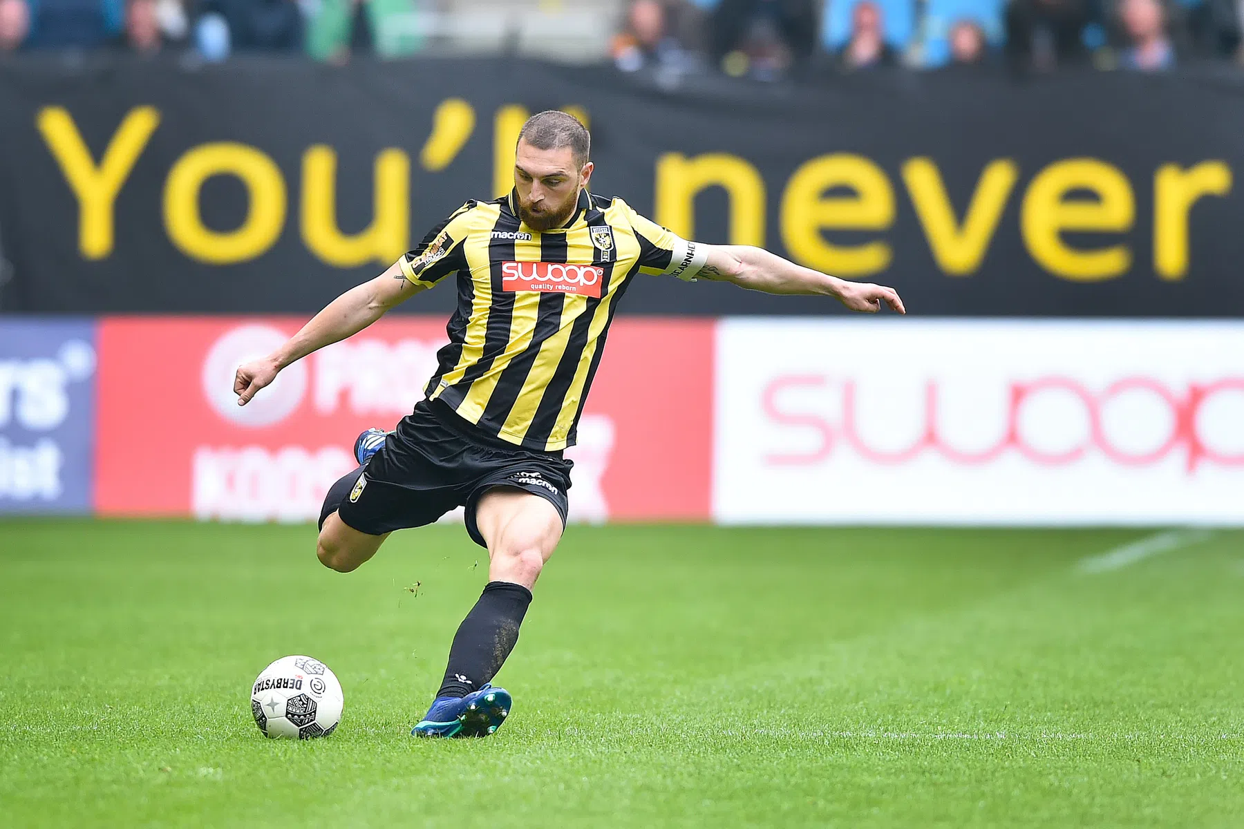 De landgenoten die Ajax-aanwinst Mikautadze voorgingen in de Eredivisie