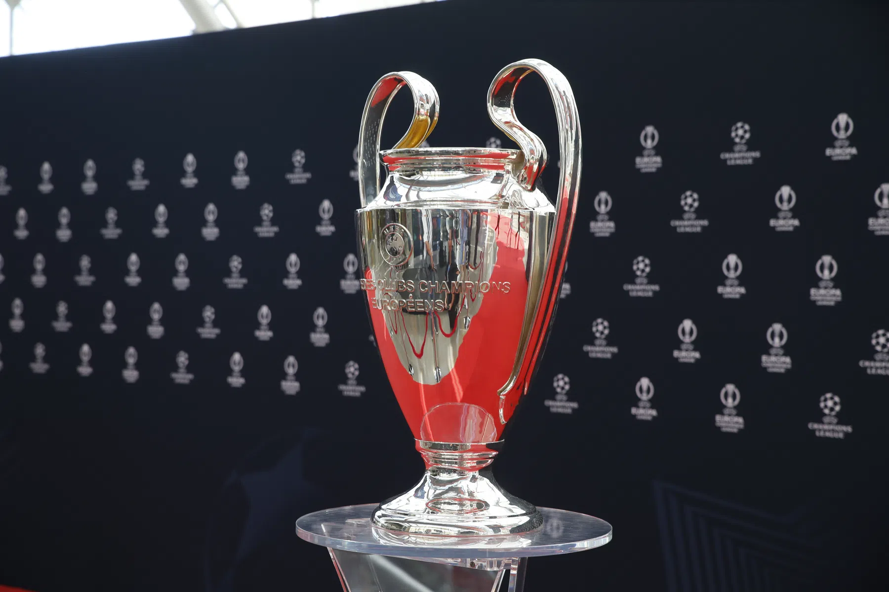 CL-loting: Ten Hag treft Bayern met United, Van Bommel tegen Barcelona