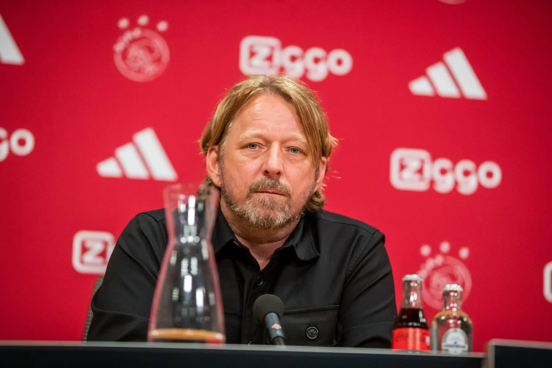 Mislintat stelt Ajax-fans gerust over aanwinsten: 'Wacht maar af’'