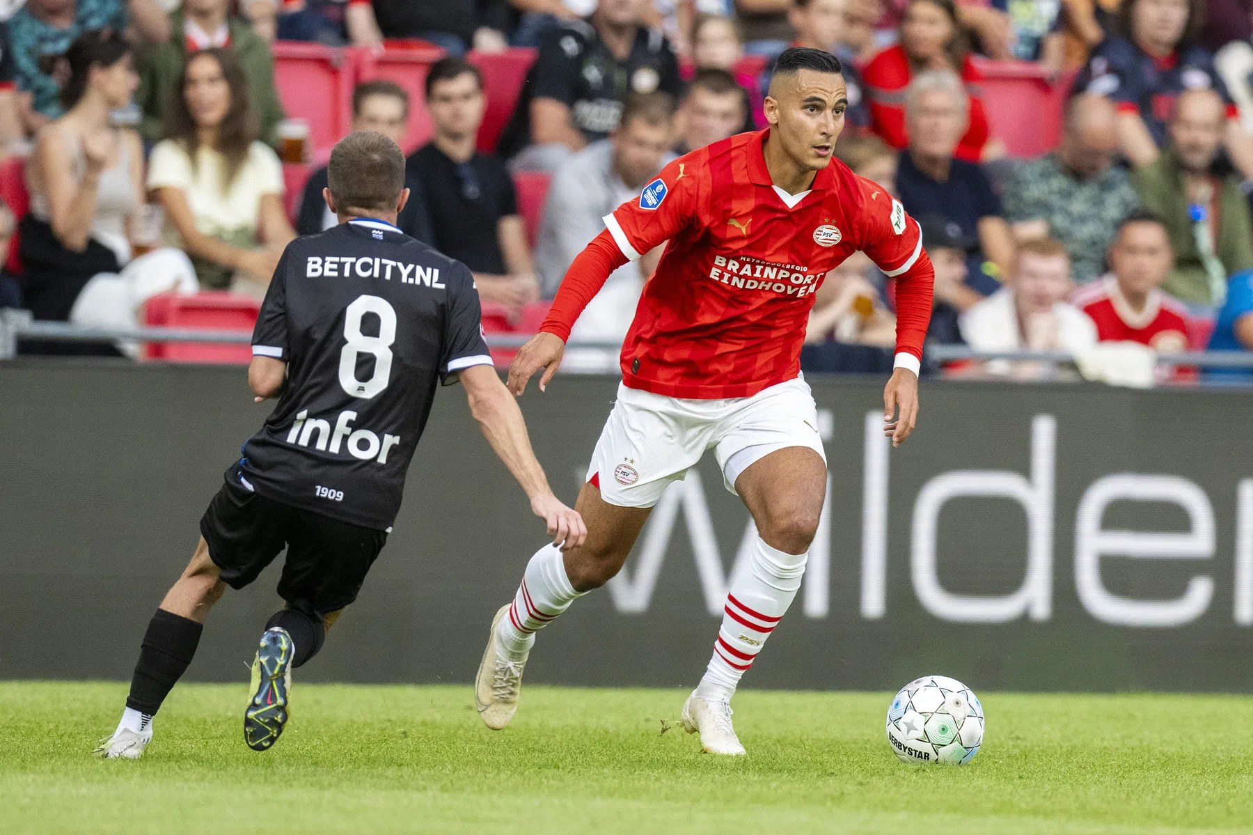PSV neemt vlak voor verstrijken transferdeadline afscheid van El Ghazi