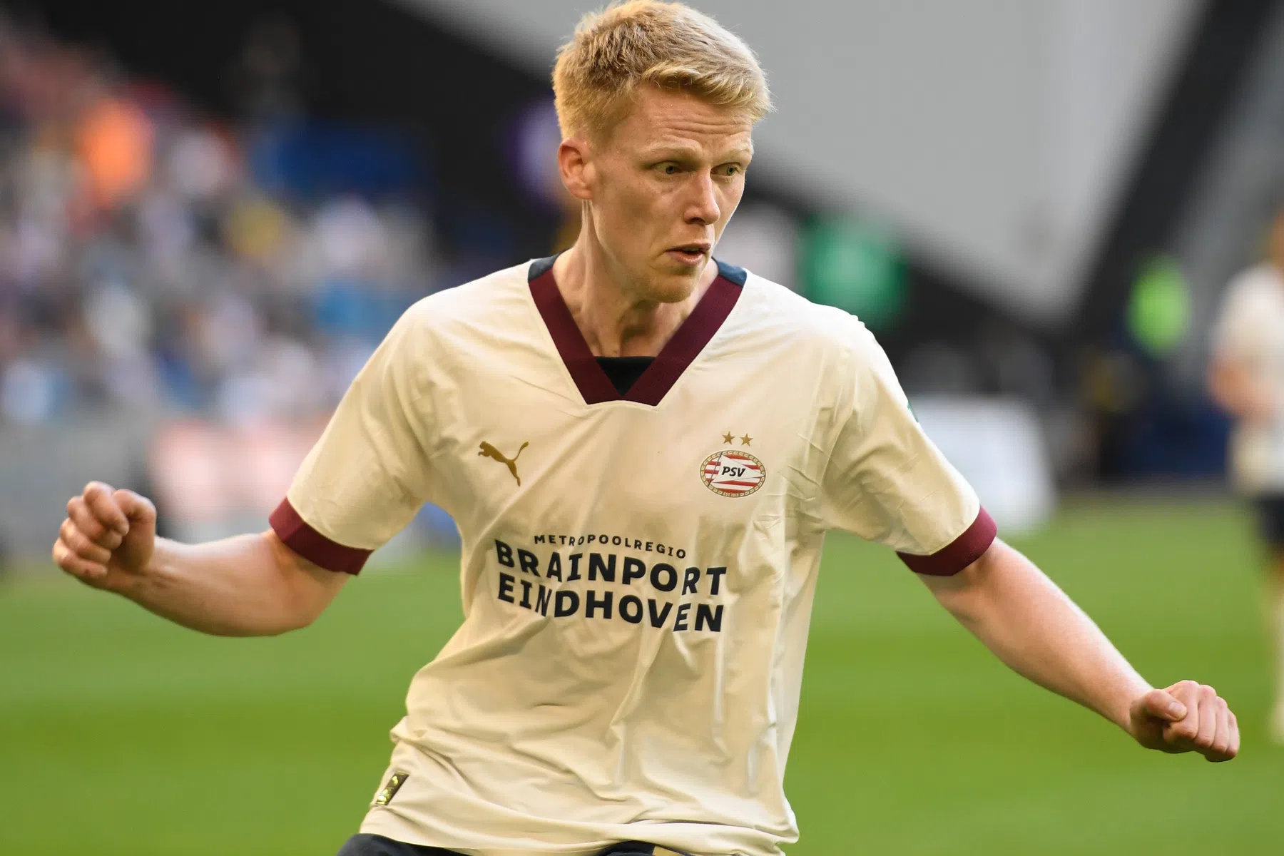 'Schouten kun je in de Eredivisie gewoon centraal achterin laten staan bij PSV'