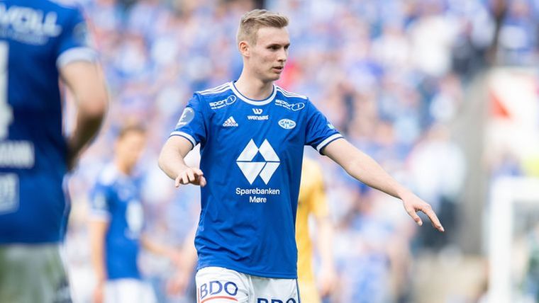 Dolblije Ajax-aankoop: 'Soms heb ik wat weg van Frenkie de Jong'
