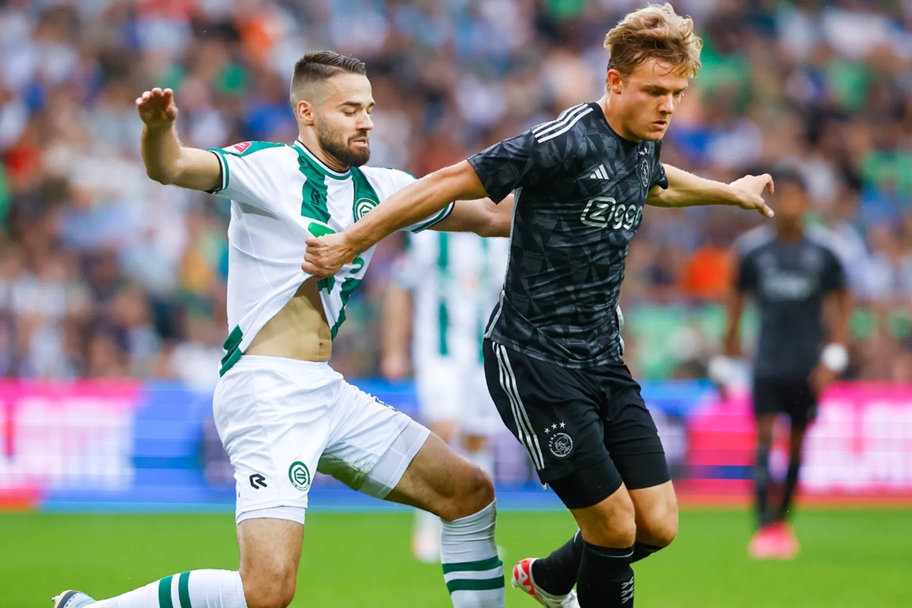 Ajax laat ook spits Rasmussen gaan