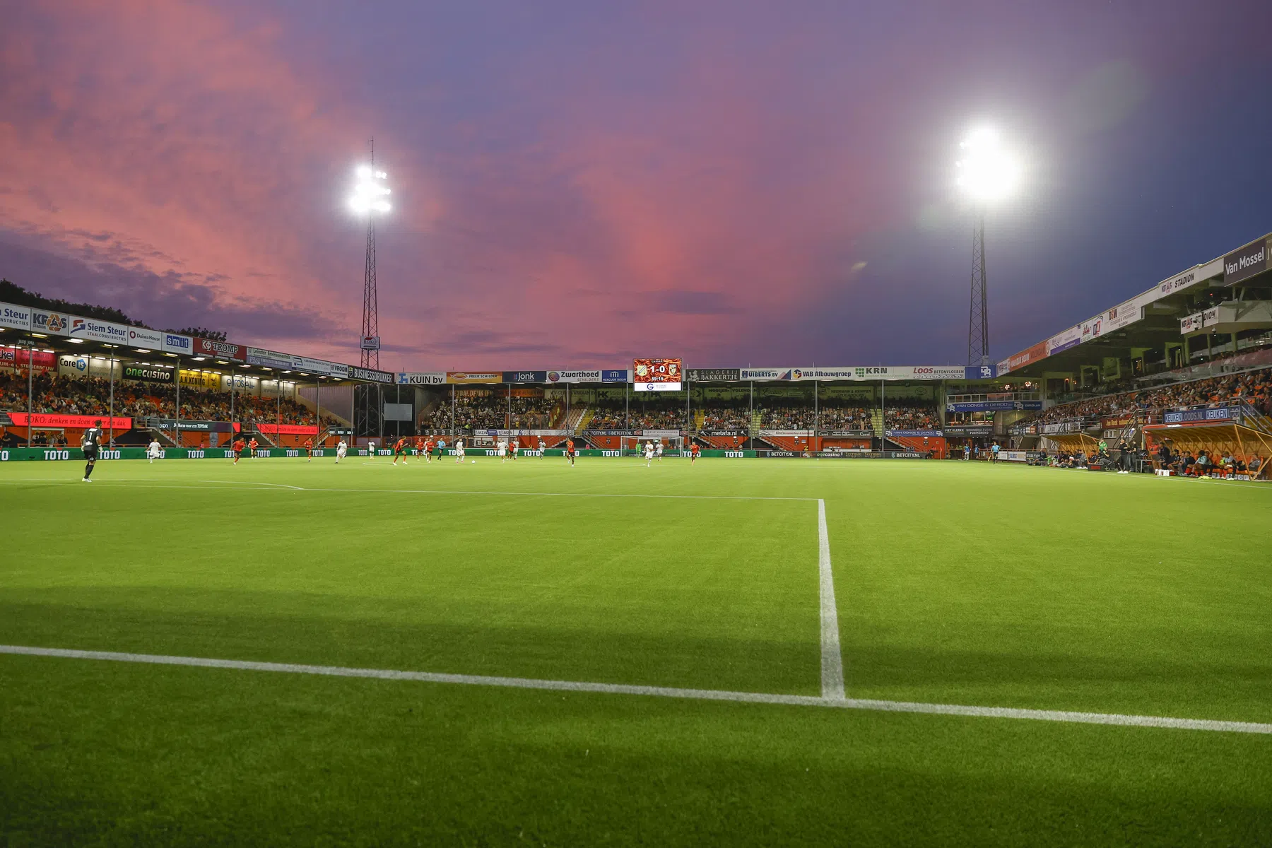 Broederstrijd in de Eredivisie: Booth meert aan in Volendam