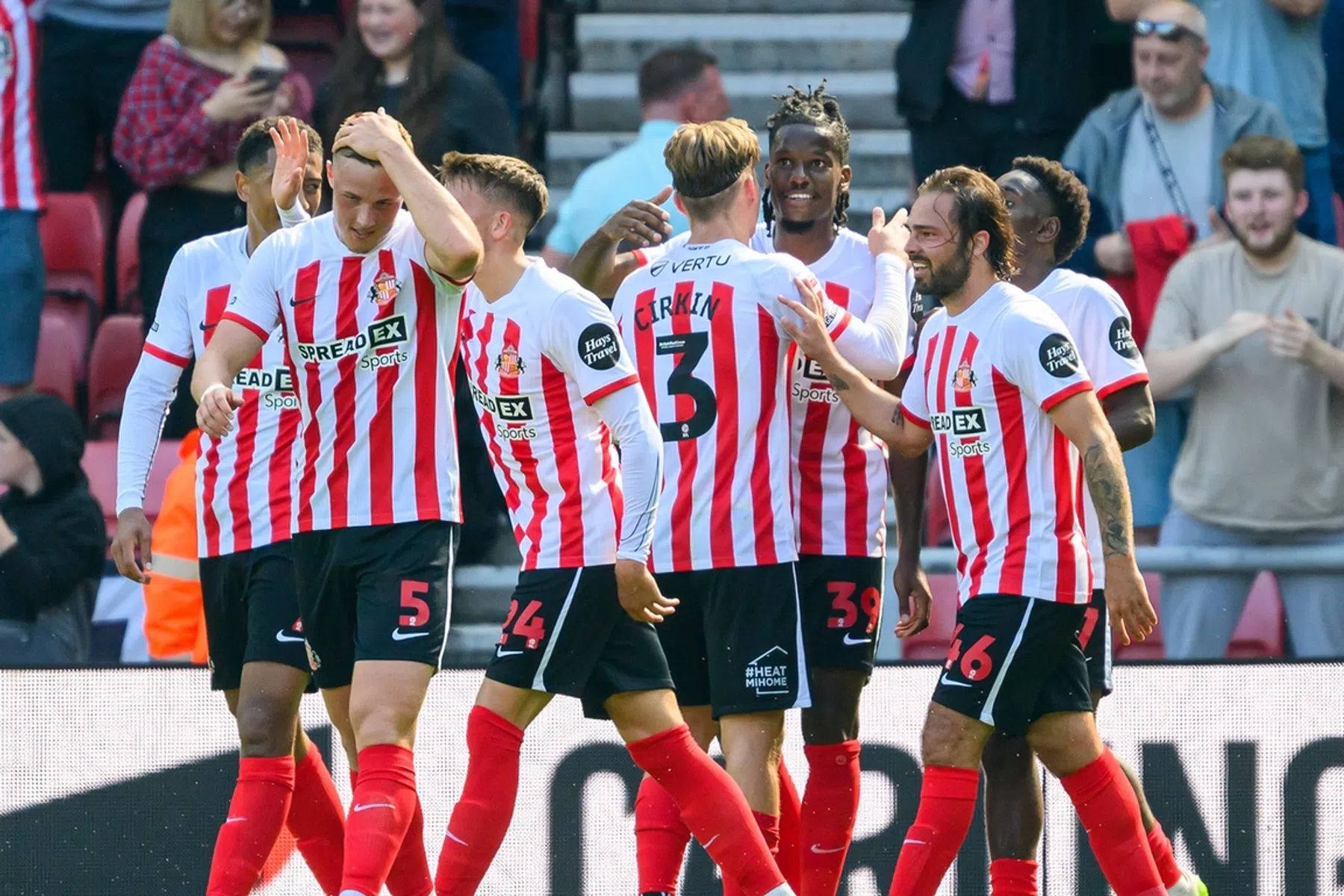 Degradant Southampton wordt vermorzeld door Sunderland