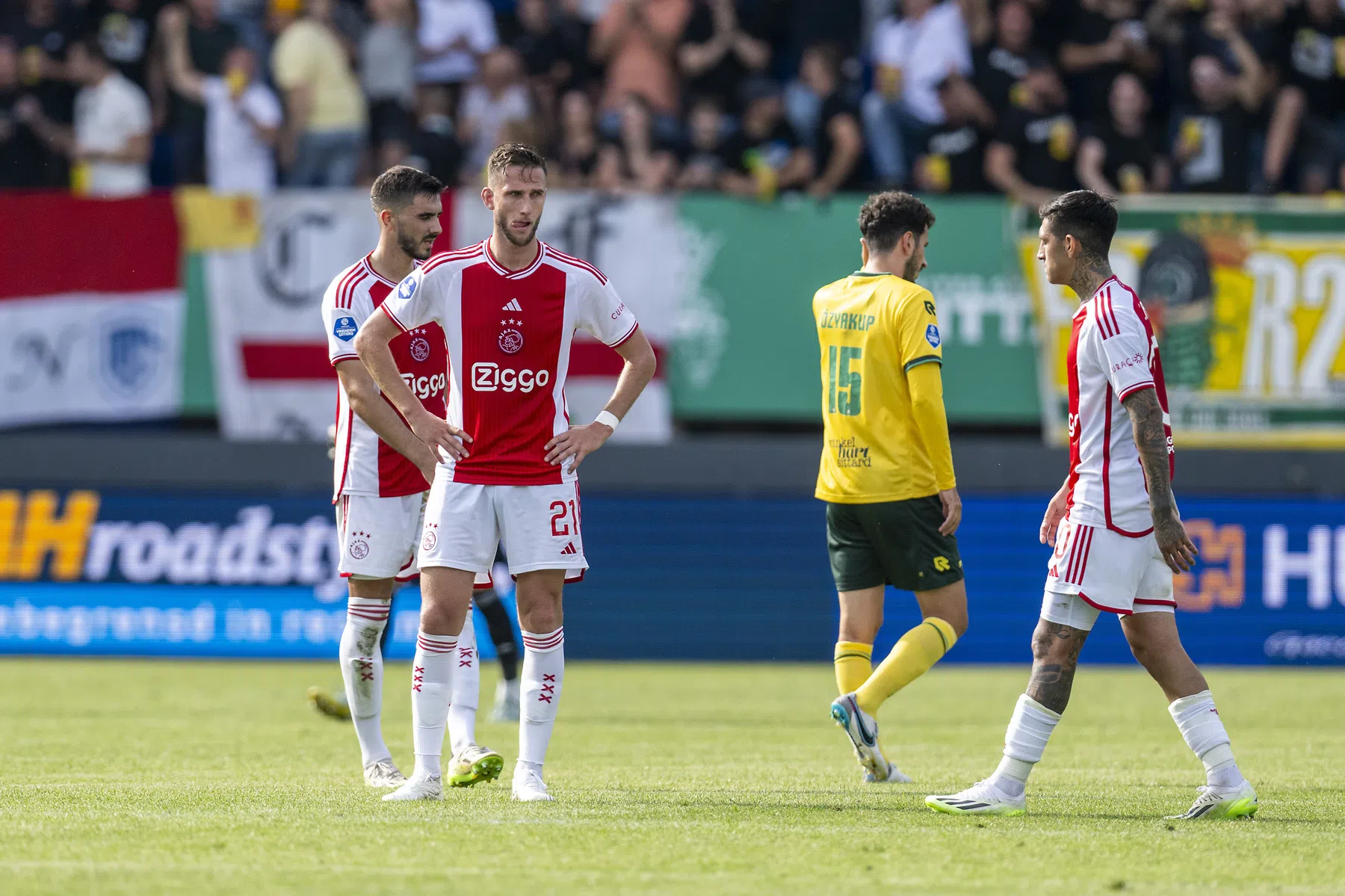 Radeloosheid bij Ajax: 'Ik heb er geen antwoord op'