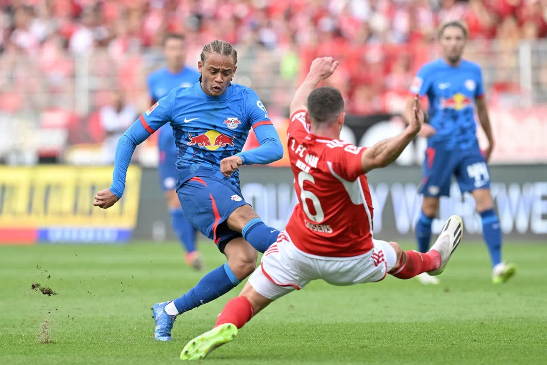 Leipzig dankt Simons tegen rood aangelopen Union Berlin
