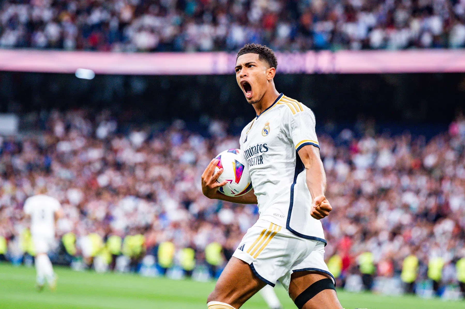 Lovende Ancelotti en trillende benen voor Bellingham na explosie in Bernabéu