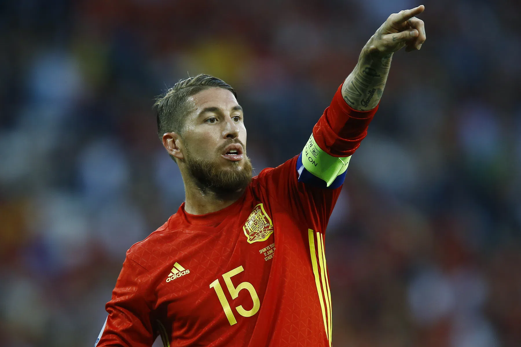 Ramos biedt fans Sevilla bij terugkeer direct excuses aan voor bewogen verleden