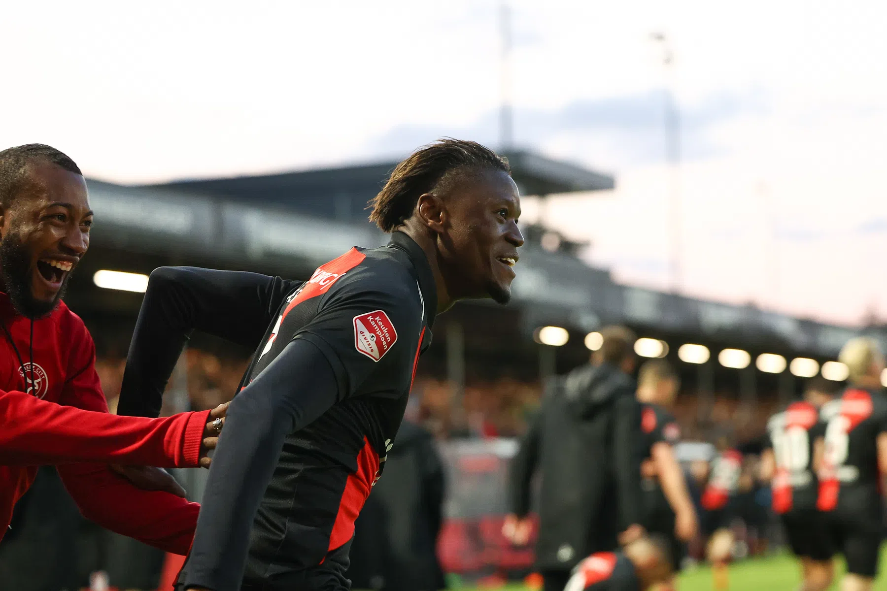 Almere City zwaait Limbombe toch nog uit