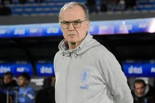 Thumbnail for article: Voordat hij bondscoach werd, testte Marcelo Bielsa het ov tijdens de spits 