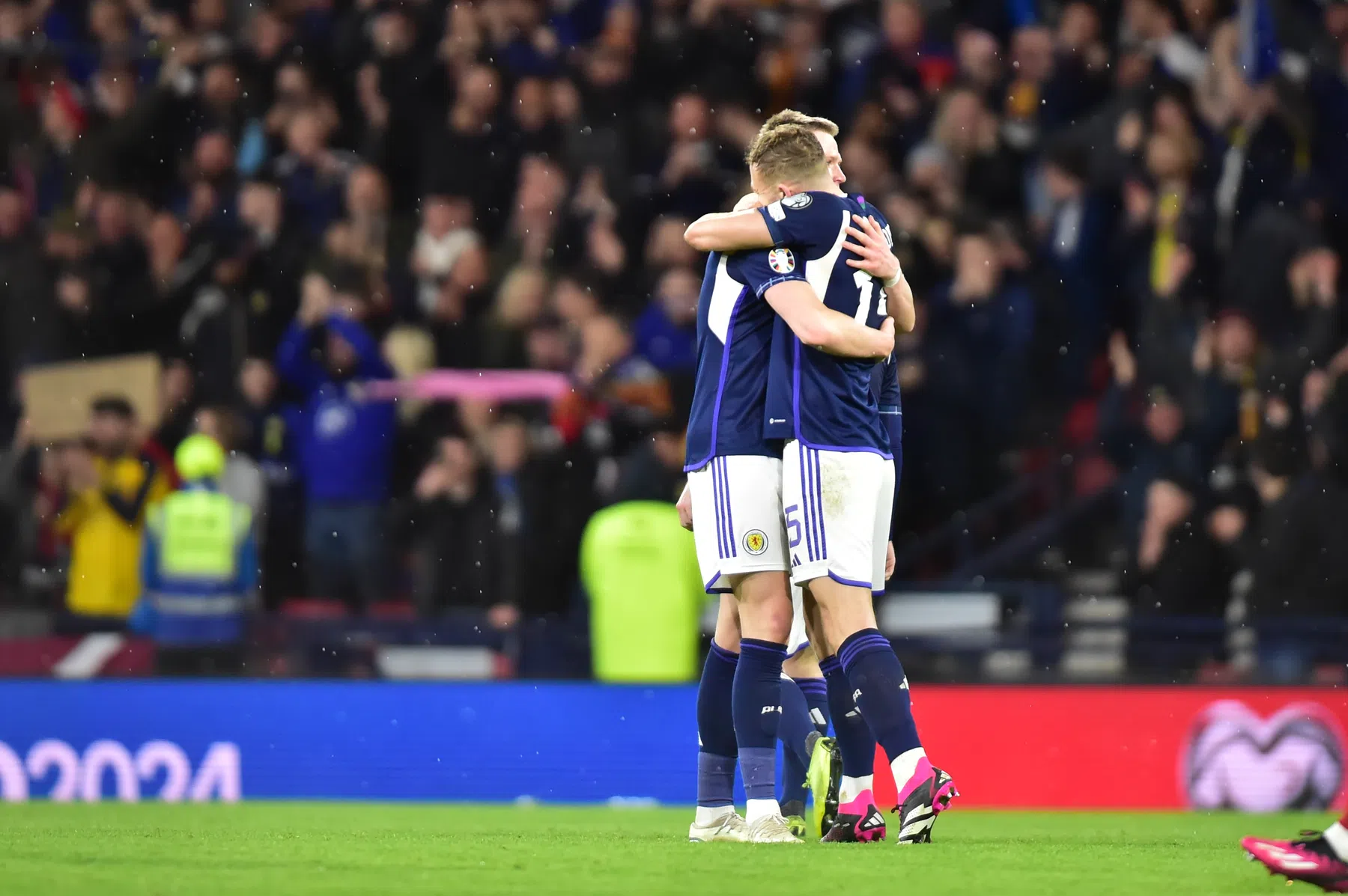 Schotland perplex: 'Wie zijn jullie en wat hebben jullie met onze ploeg gedaan?'