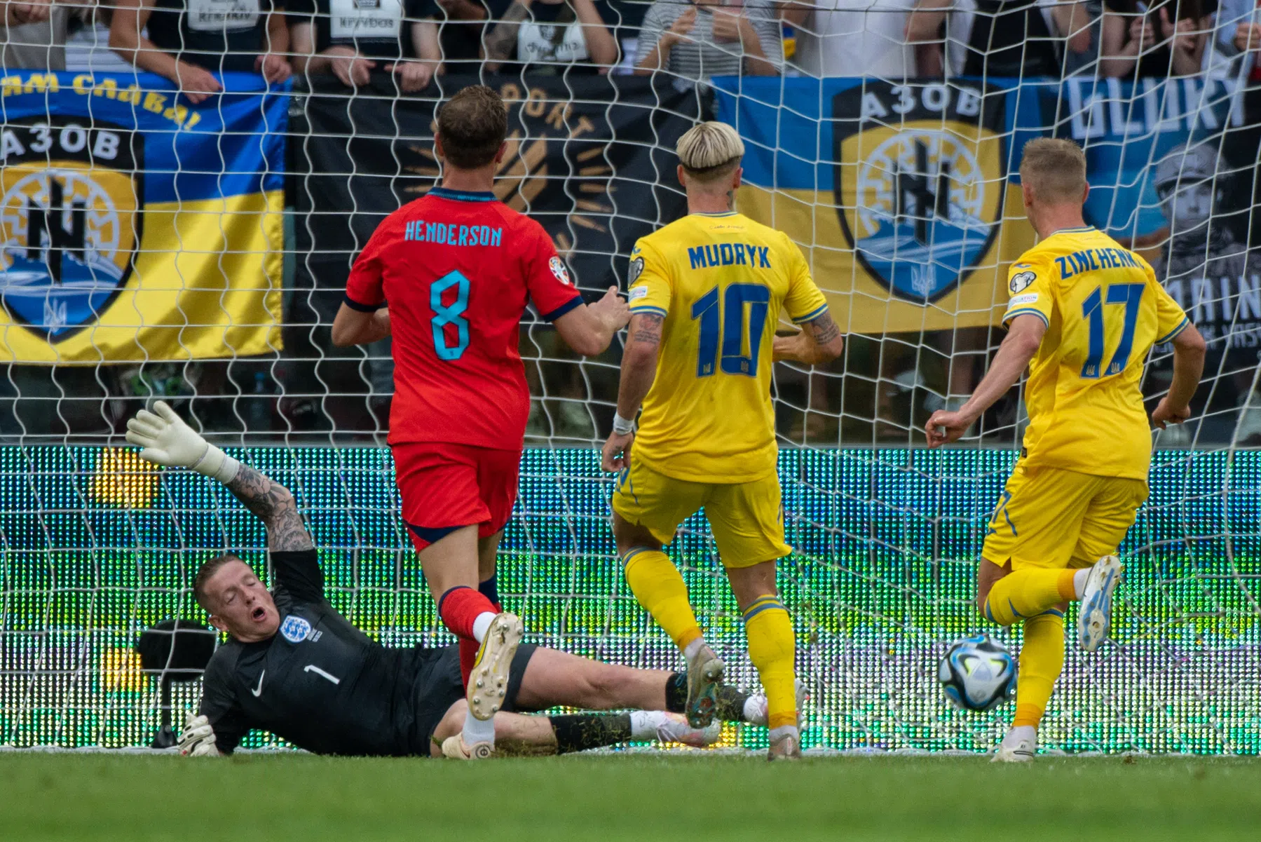Oekraïne doet ook tegen Engeland goede zaken