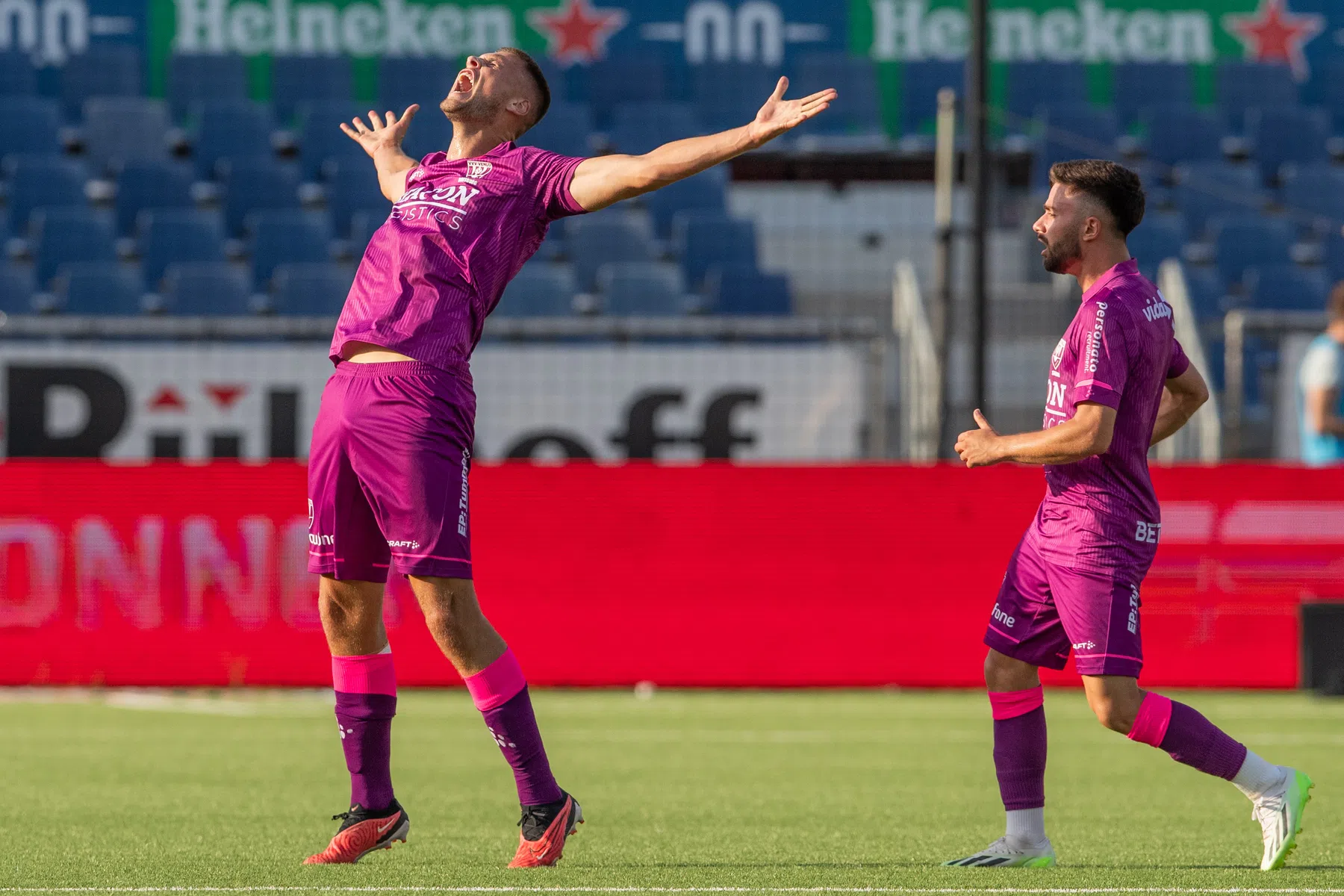 VVV bezorgt tiental Telstar late dreun en grijpt koppositie