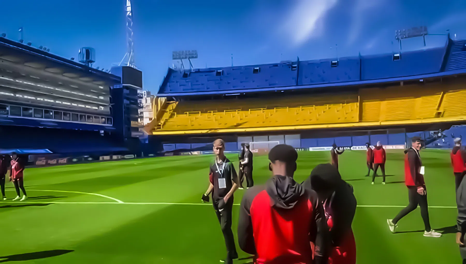 AZ in Buenos Aires: Maradona overal, Messi zien én spelen in La Bombonera