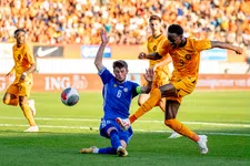 Thumbnail for article: Bellen met Vieira en bluffen tegen Overmars: dit is de nieuwe spits van Jong Oranje