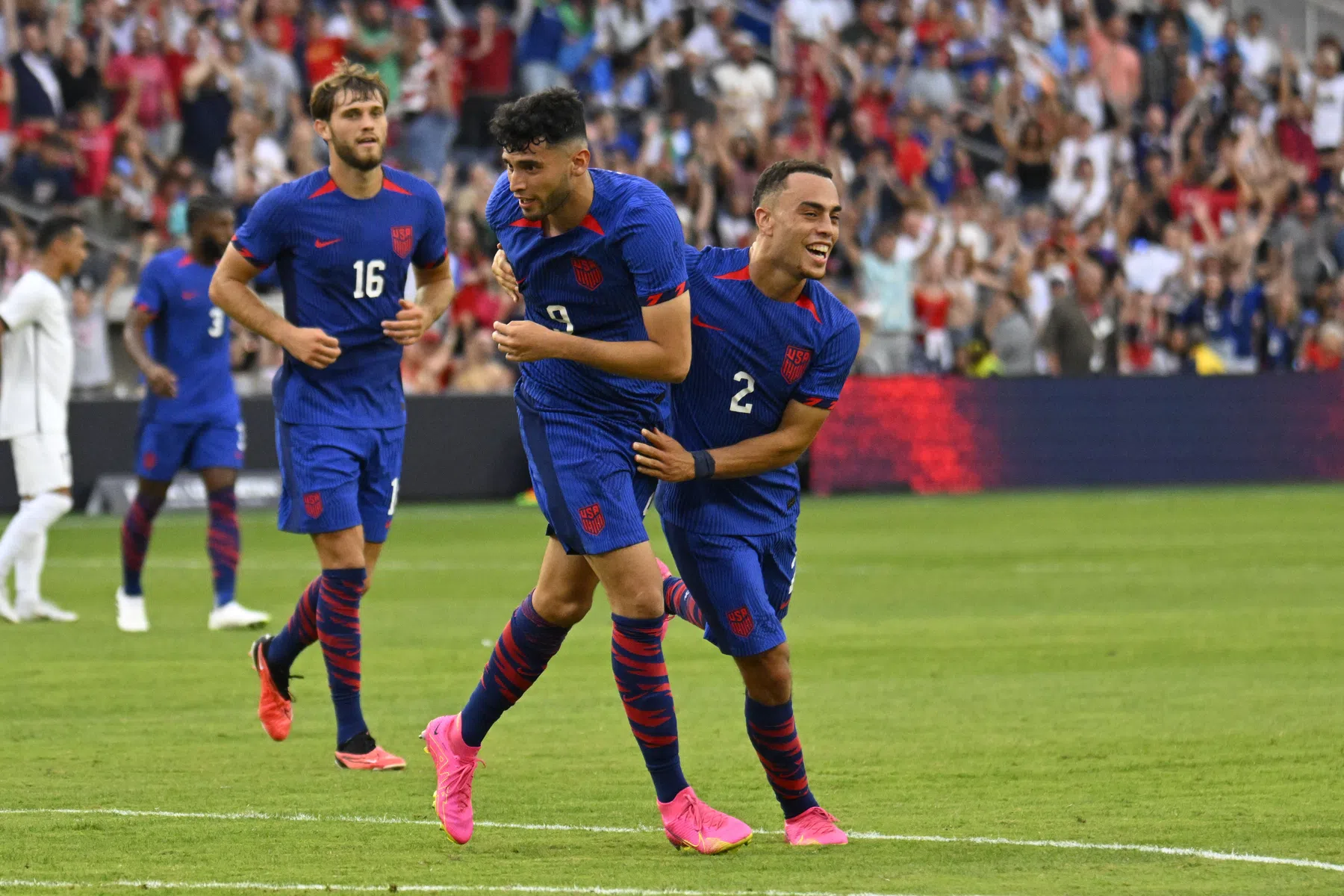 Giménez gewisseld na penaltymisser, opsteker PSV-spits Pepi
