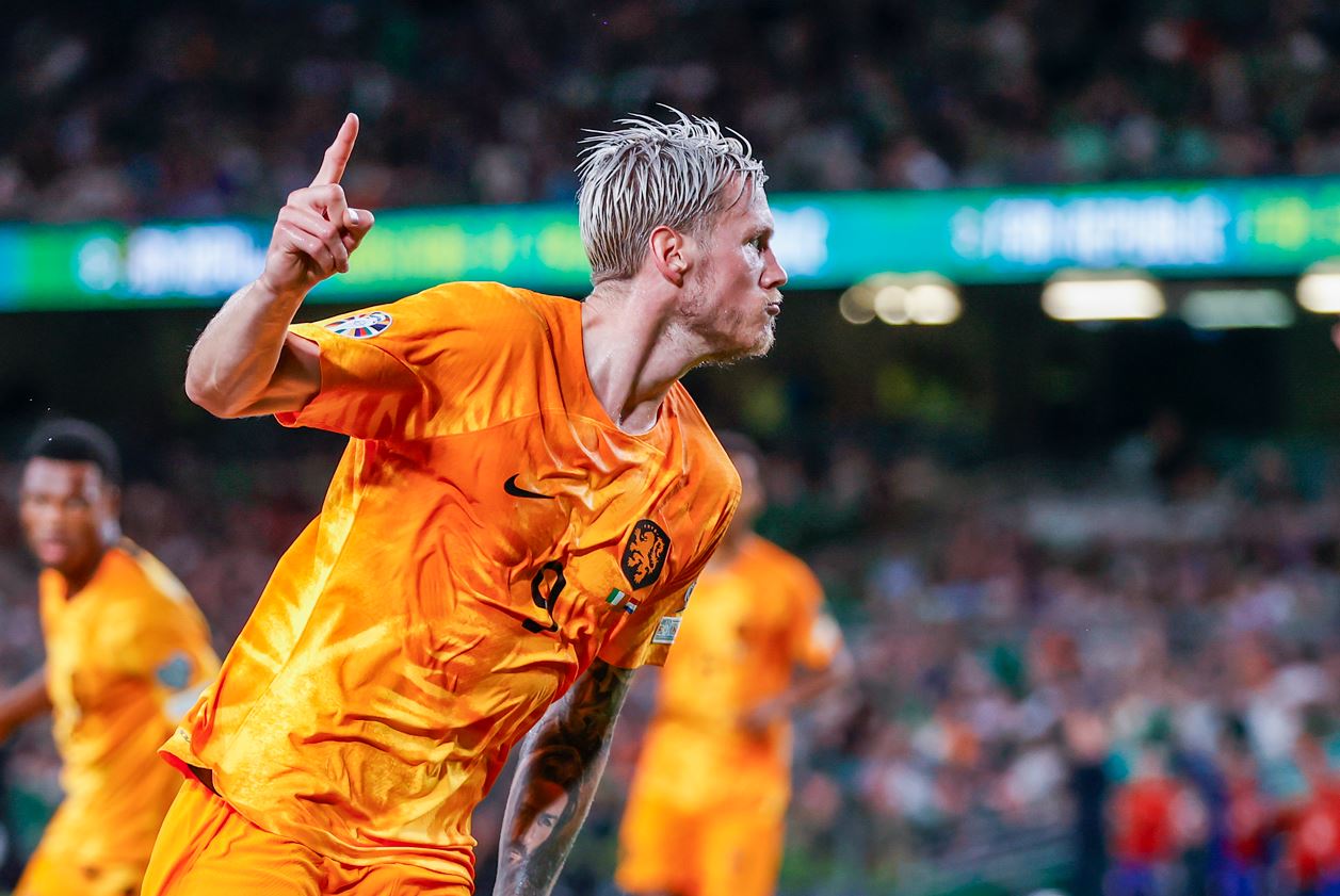 Venijnige Weghorst: 'Nee, ik snapte niet dat ik niet speelde'