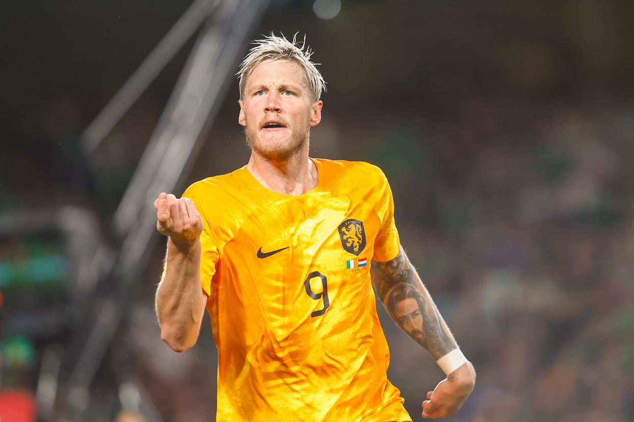 Gouden wissel Weghorst slaat meteen toe na zoveelste assist Dumfries