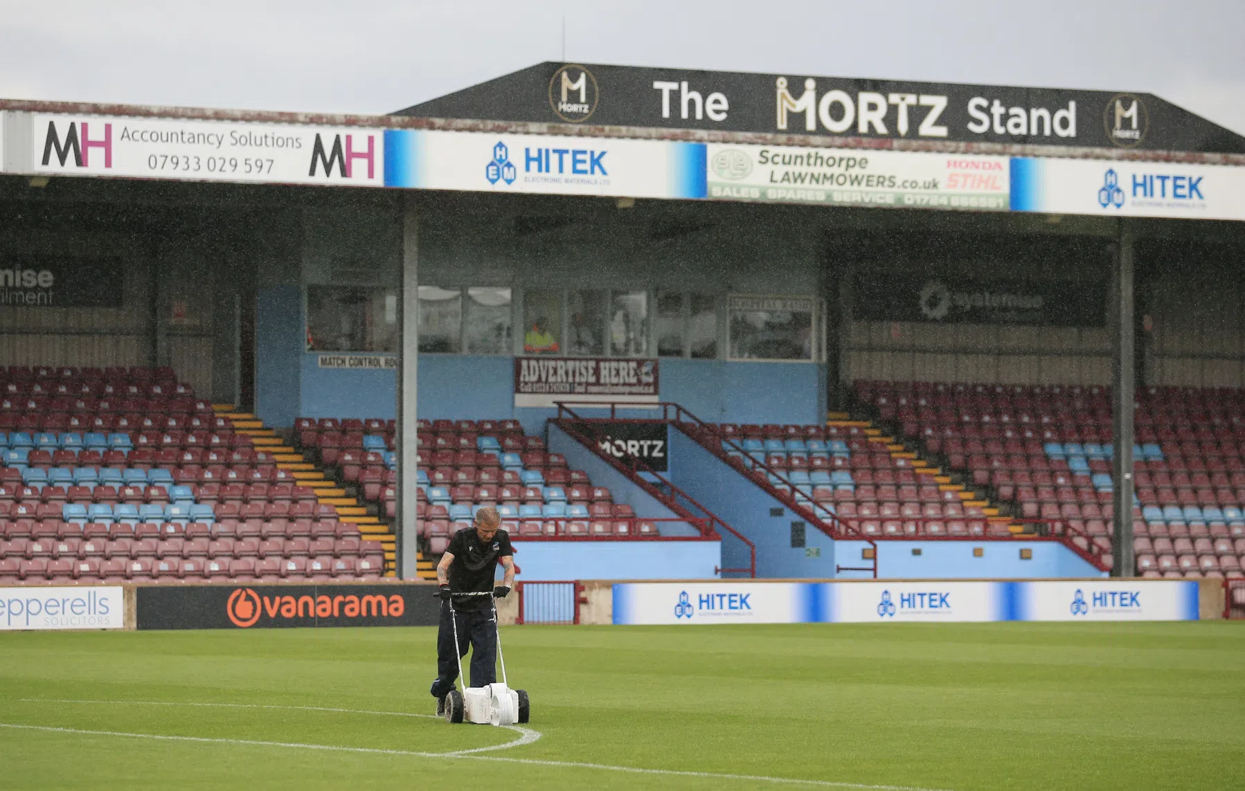 Engelse club woest dat het in minuut 96 gestaakt duel moet overspelen