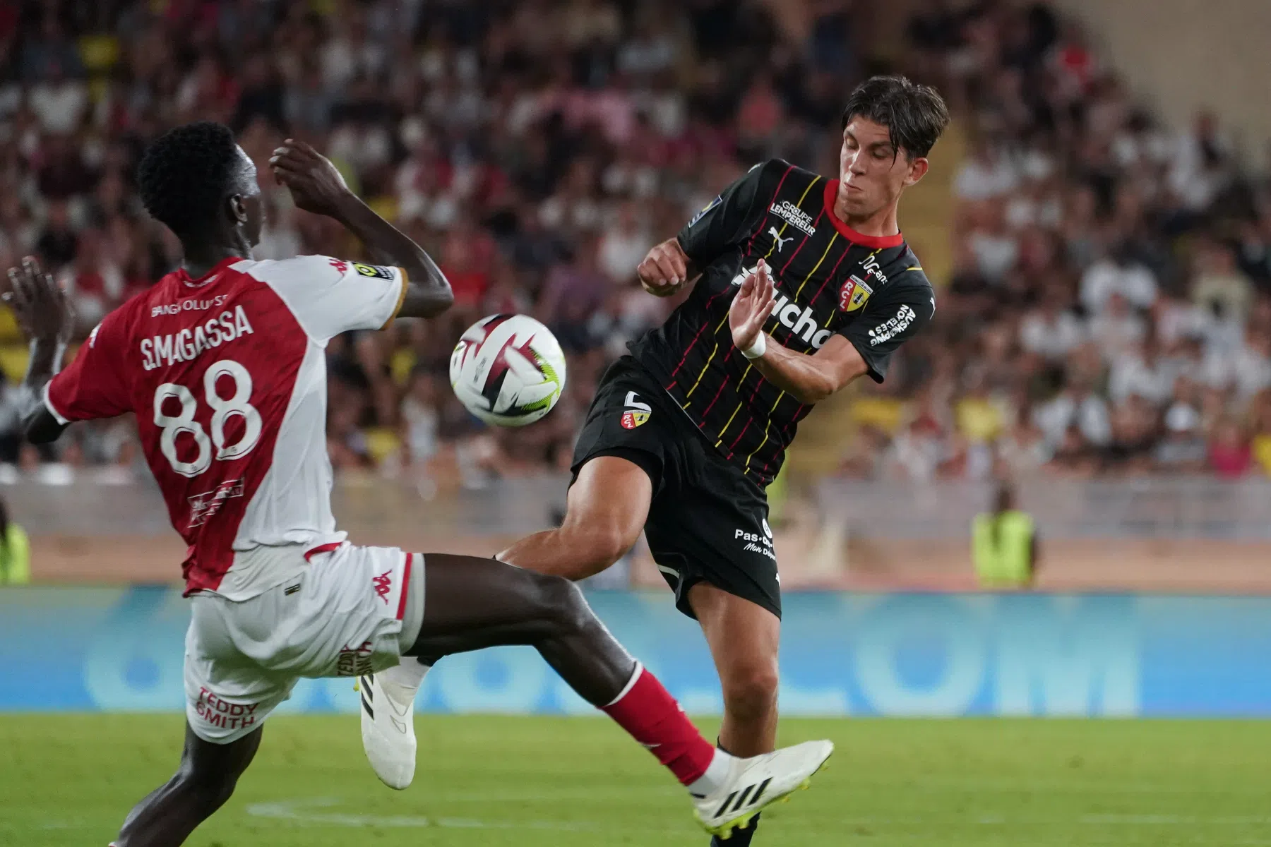 Veelzeggend: Lens schrijft nieuweling Spierings niet in voor Champions League