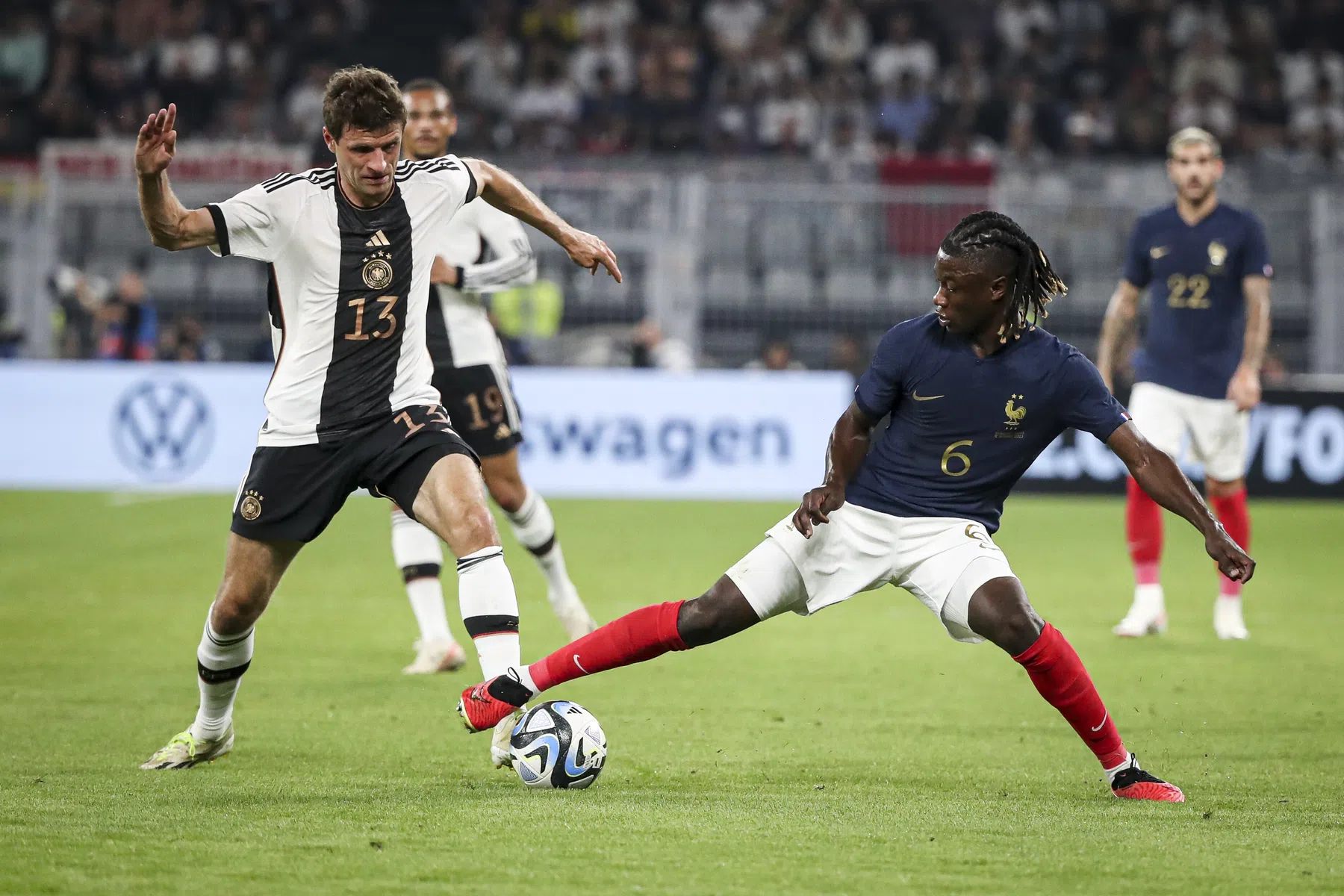 Duitsland verrast na ontslag Flick met overwinning op Frankrijk