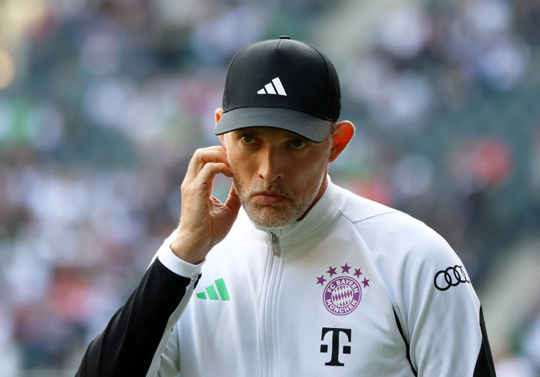 Tuchel bereidt zich aan opgeruimd bureau voor op 'toptrainer' Alonso