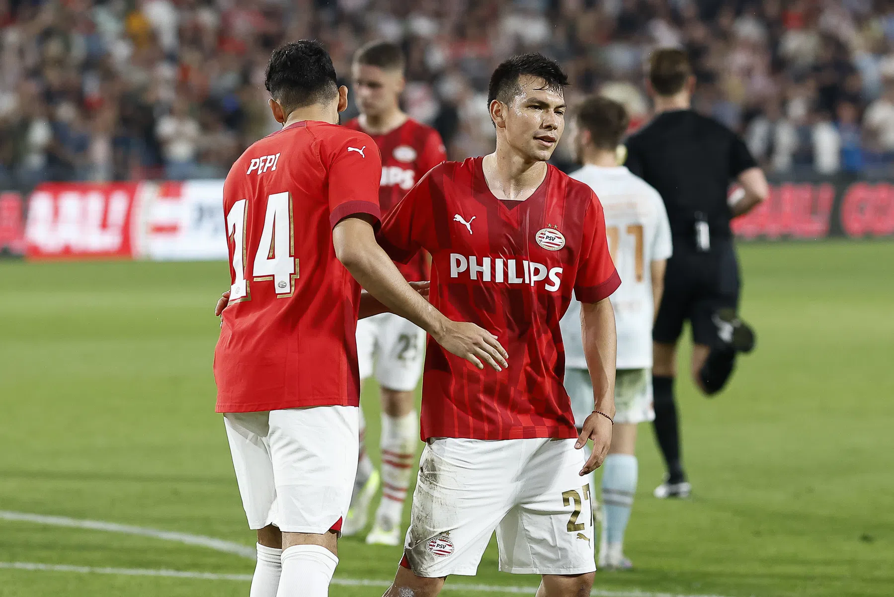 Bosz komt met verklaring voor 'haantjesgedrag' bij penalty PSV